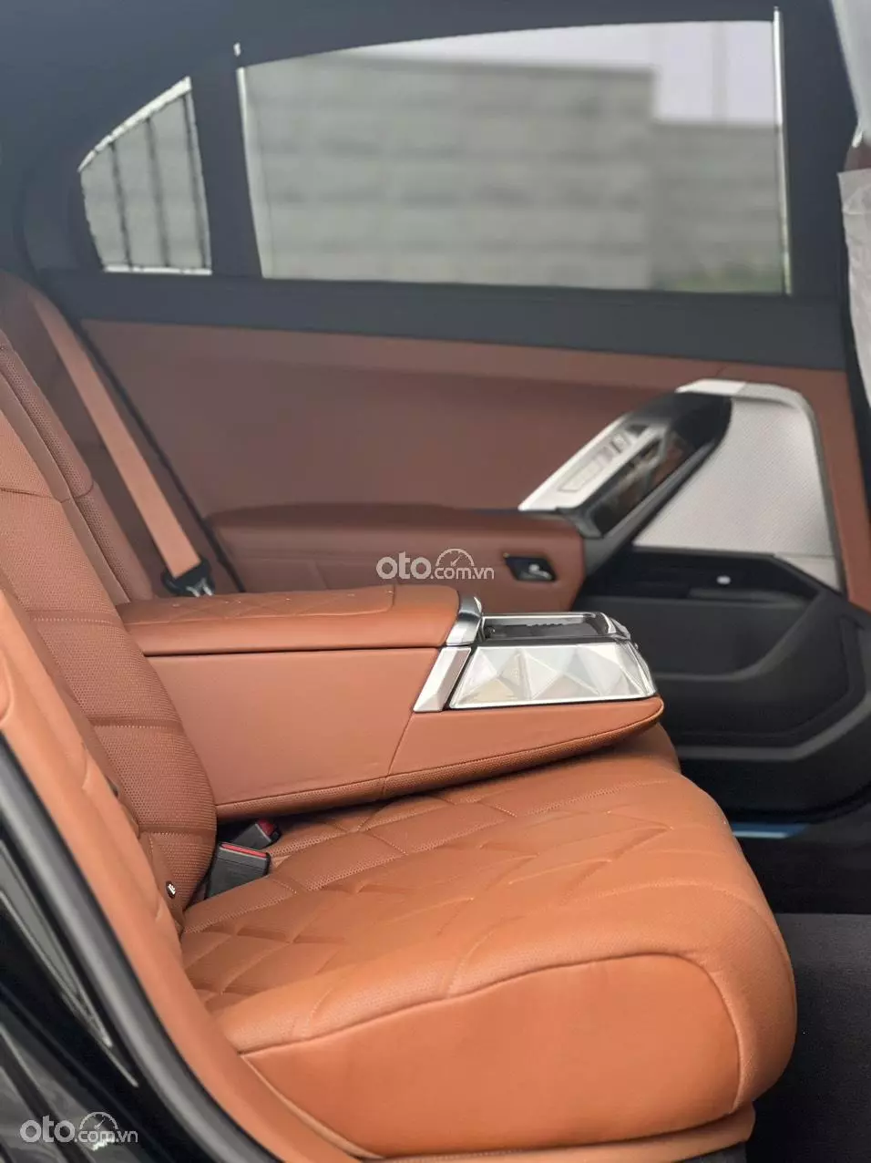 Ghế sau của xe BMW 735i Ghế sau của xe BMW 735i .