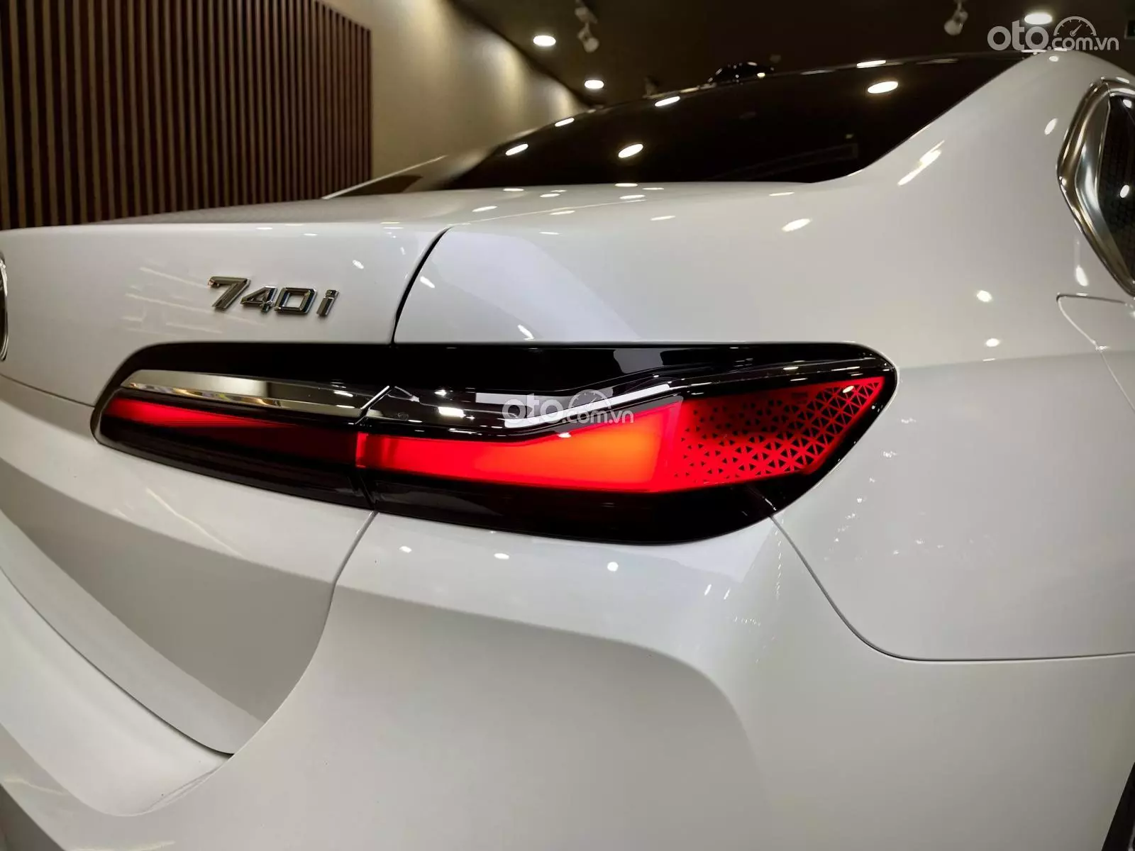 Đèn hậu xe BMW 740i Đèn hậu xe BMW 740i.