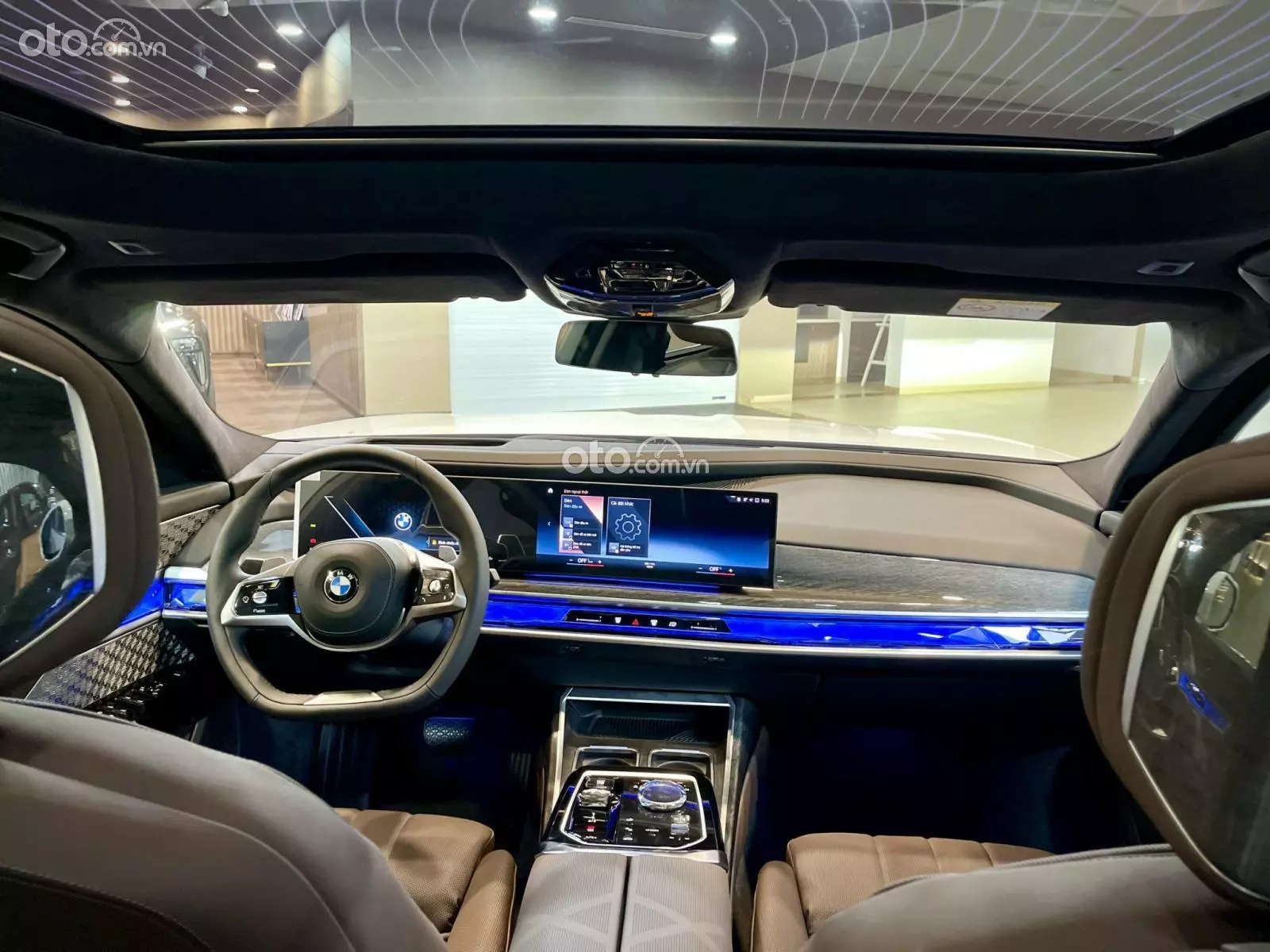 Khoang cabin xe BMW 740i Khoang cabin xe BMW 740i .