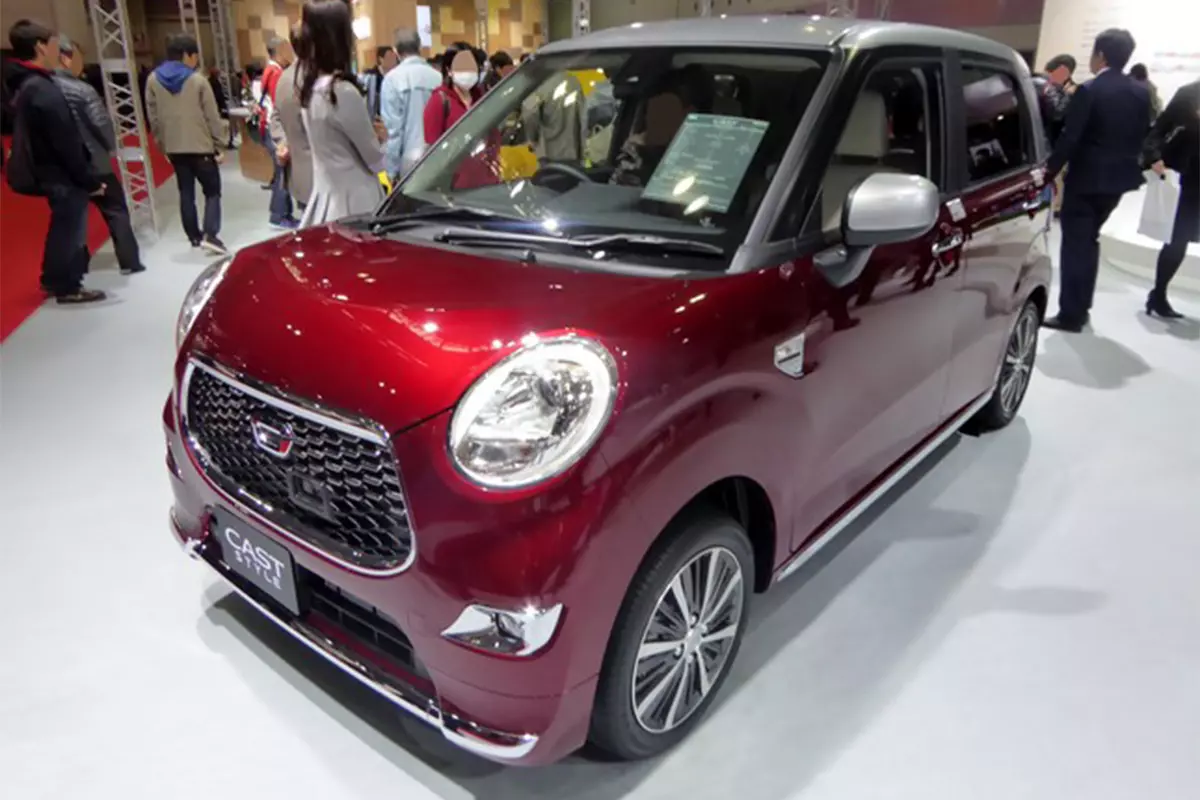  Daihatsu Cast 1