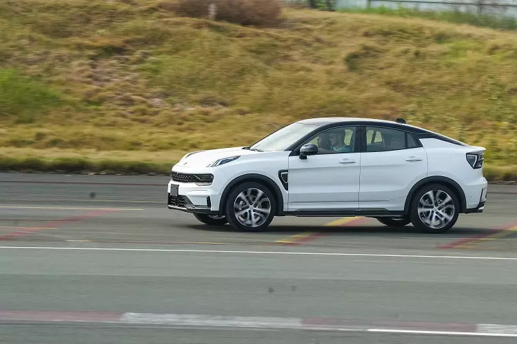 Lynk & Co 05 là mẫu Coupe SUV với thiết kế thể thao đặc sắc.