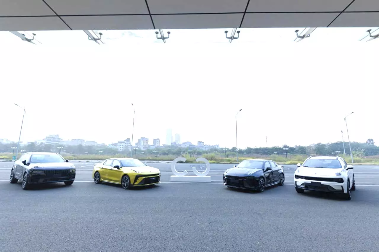 Trải nghiệm độc quyền công nghệ đỉnh cao, tính năng an toàn vượt trội trên xe Lynk & Co cùng tay đua hàng đầu thế giới.