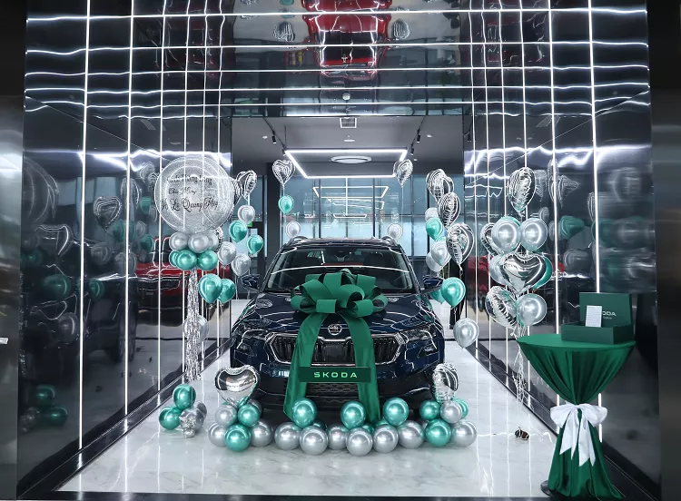 Khu vực giao xe khách hàng ấn tượng.