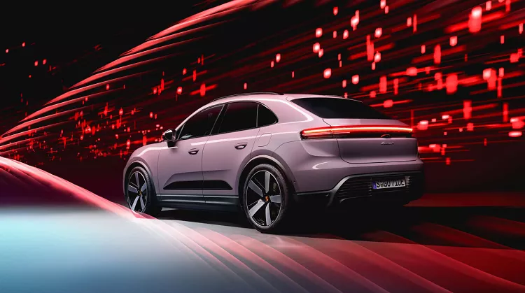 Hông xe Porsche Macan EV.