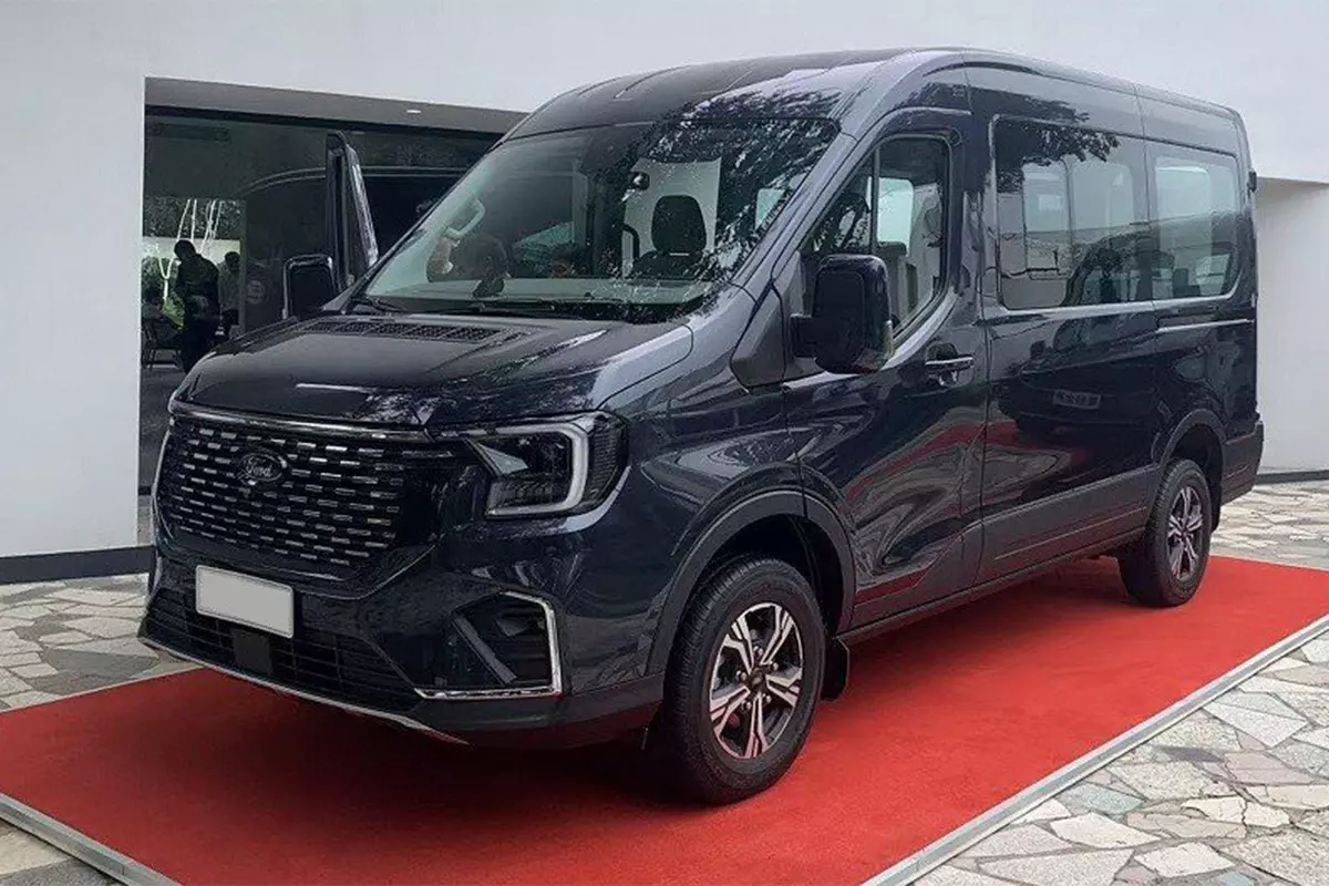 Ford Transit thế hệ mới 1
