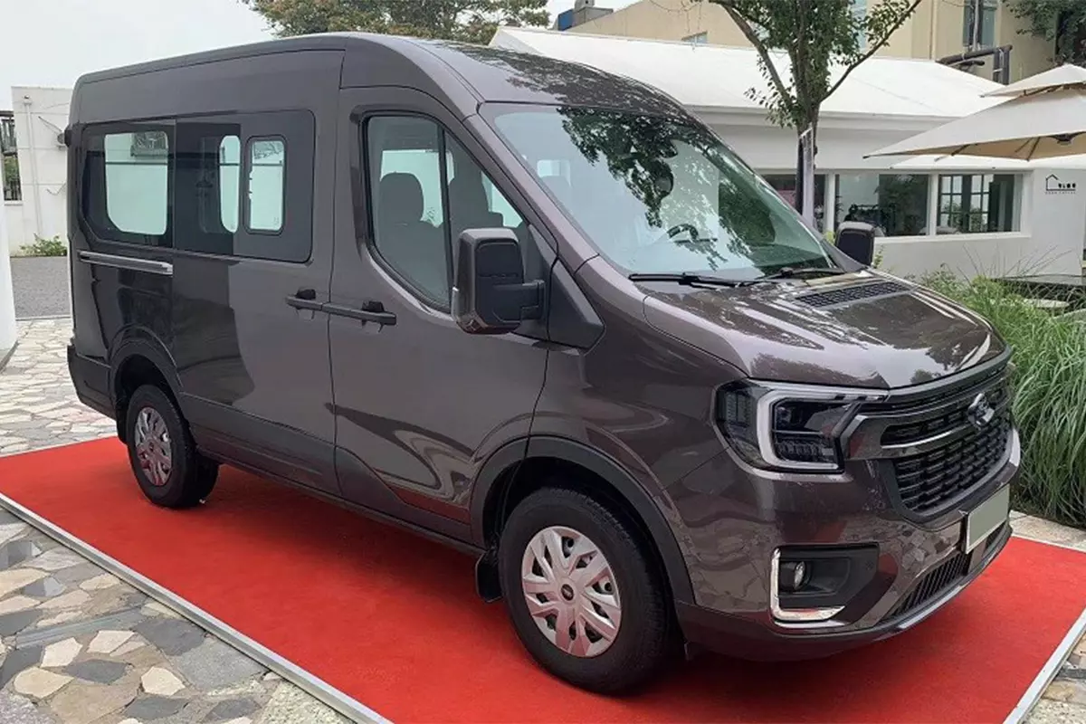 Ford Transit thế hệ mới a1