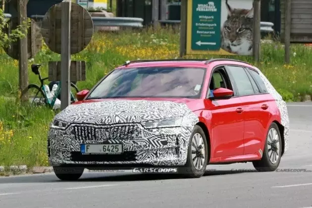 Skoda Octavia facelift từng bị bắt gặp khi đang chạy thử trên đường. Skoda Octavia facelift từng bị bắt gặp khi đang chạy thử trên đường. 1