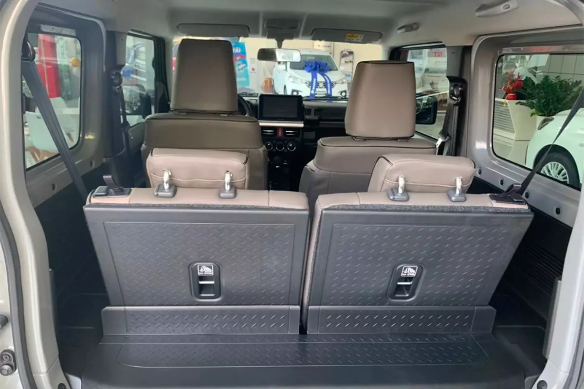 Nội thất xe Suzuki Jimny a4