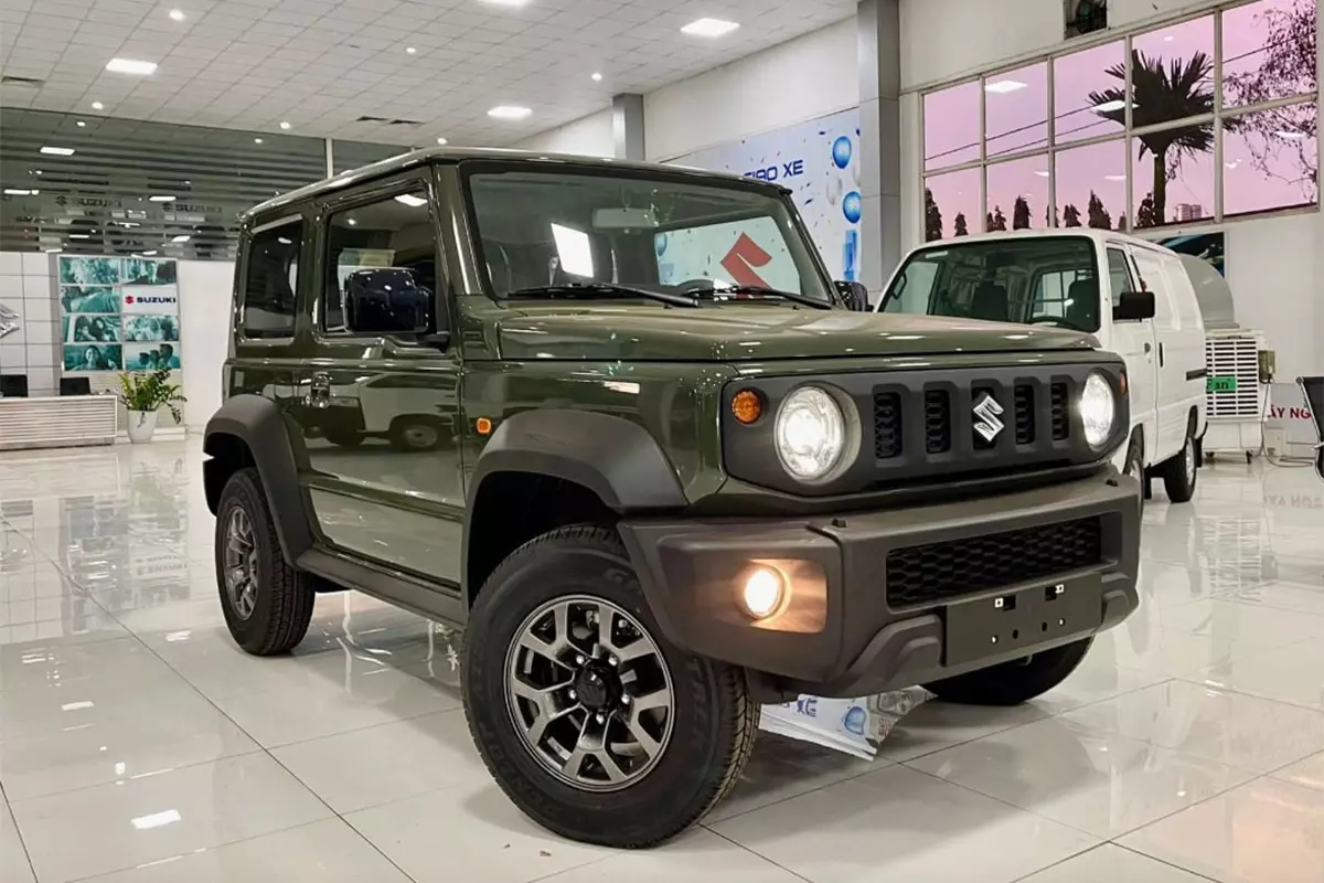 Giá xe Suzuki Jimny bản độ G63 cao hơn 200 triệu so với giá dự kiến của bản thường. 1