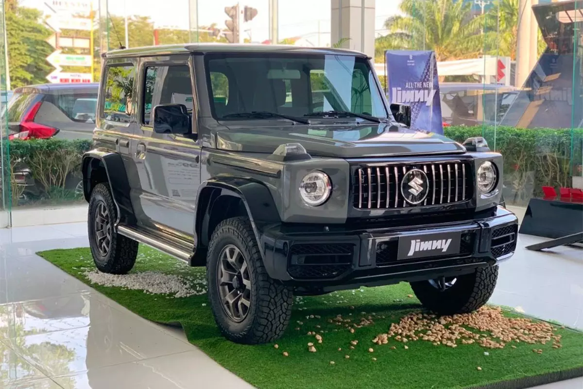 Đại lý chào bán Suzuki Jimny bản độ phong cách Mercedes-AMG G 63 giá 999 triệu 1