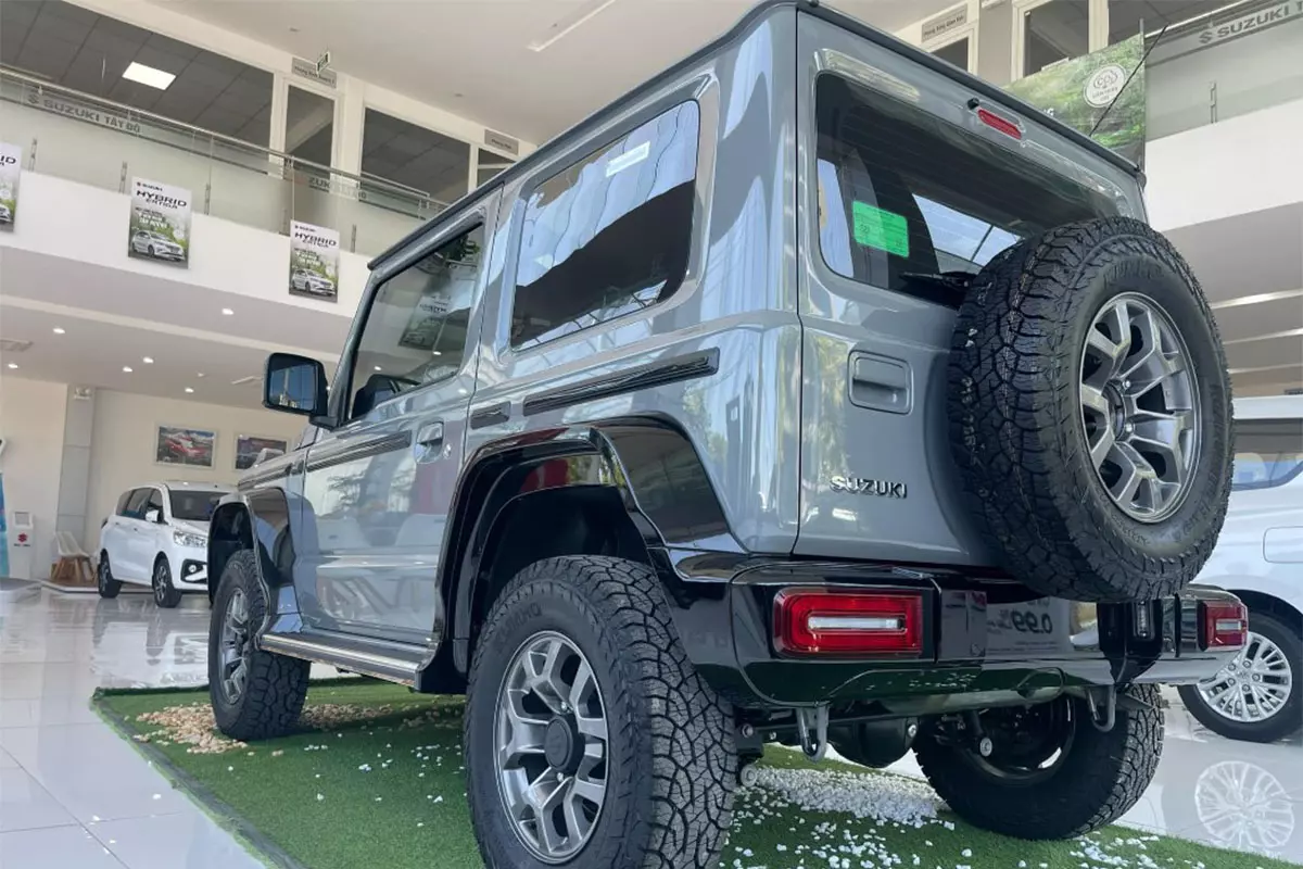 Nội thất xe Suzuki Jimny a4