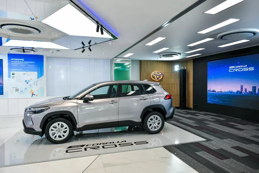 Toyota Corolla Cross bản tiêu chuẩn 1.8 Sport 1