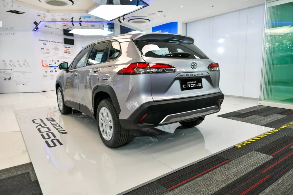Toyota Corolla Cross bản tiêu chuẩn 1.8 Sport 1