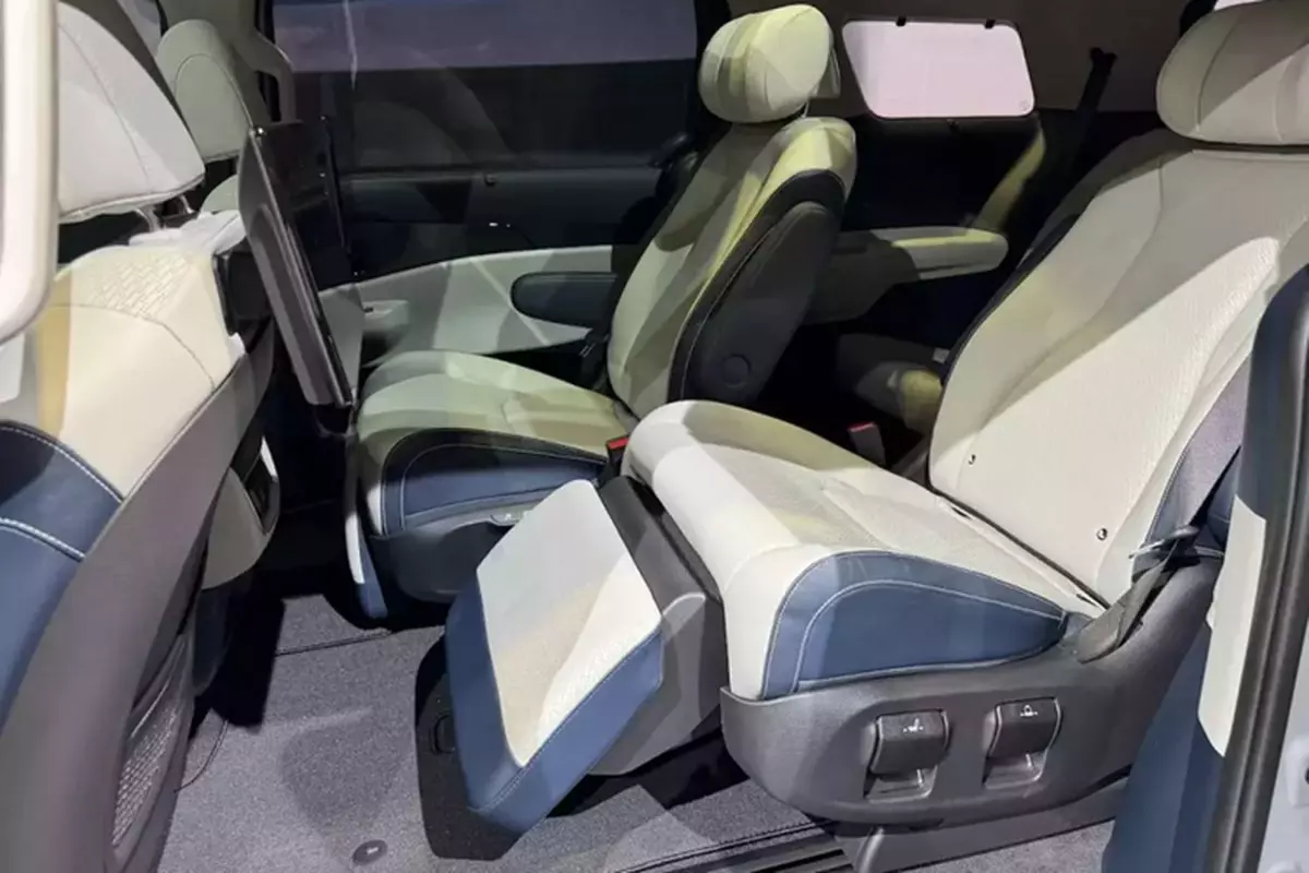 Kia Carnival 2025 a10