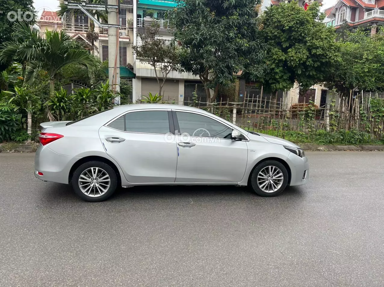 Mua bán Toyota Corolla Altis 1.8G MT 2014 giá 360 triệu - 22982822