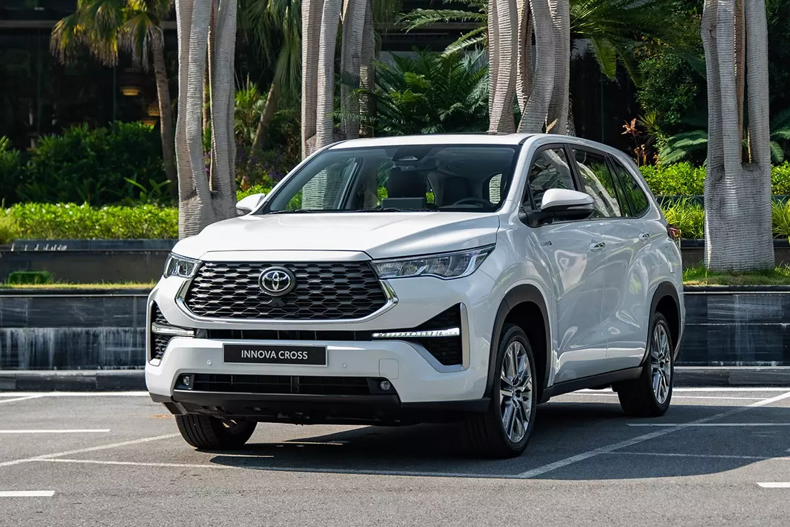 Top 10 xe bán chậm nhất thị trường 1/2024: Toyota Innova Cross "tỏa sáng" theo cách riêng? 1