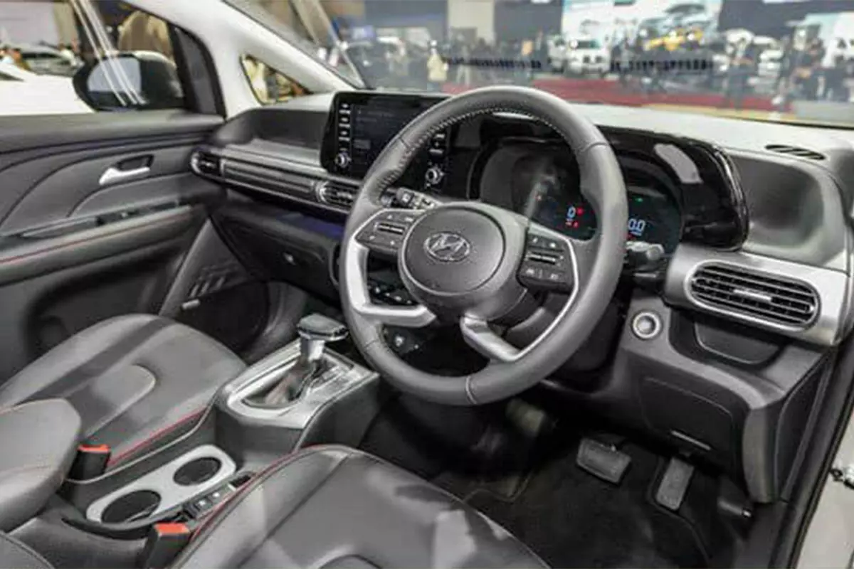 Nội thất xe Hyundai Stargazer X 1