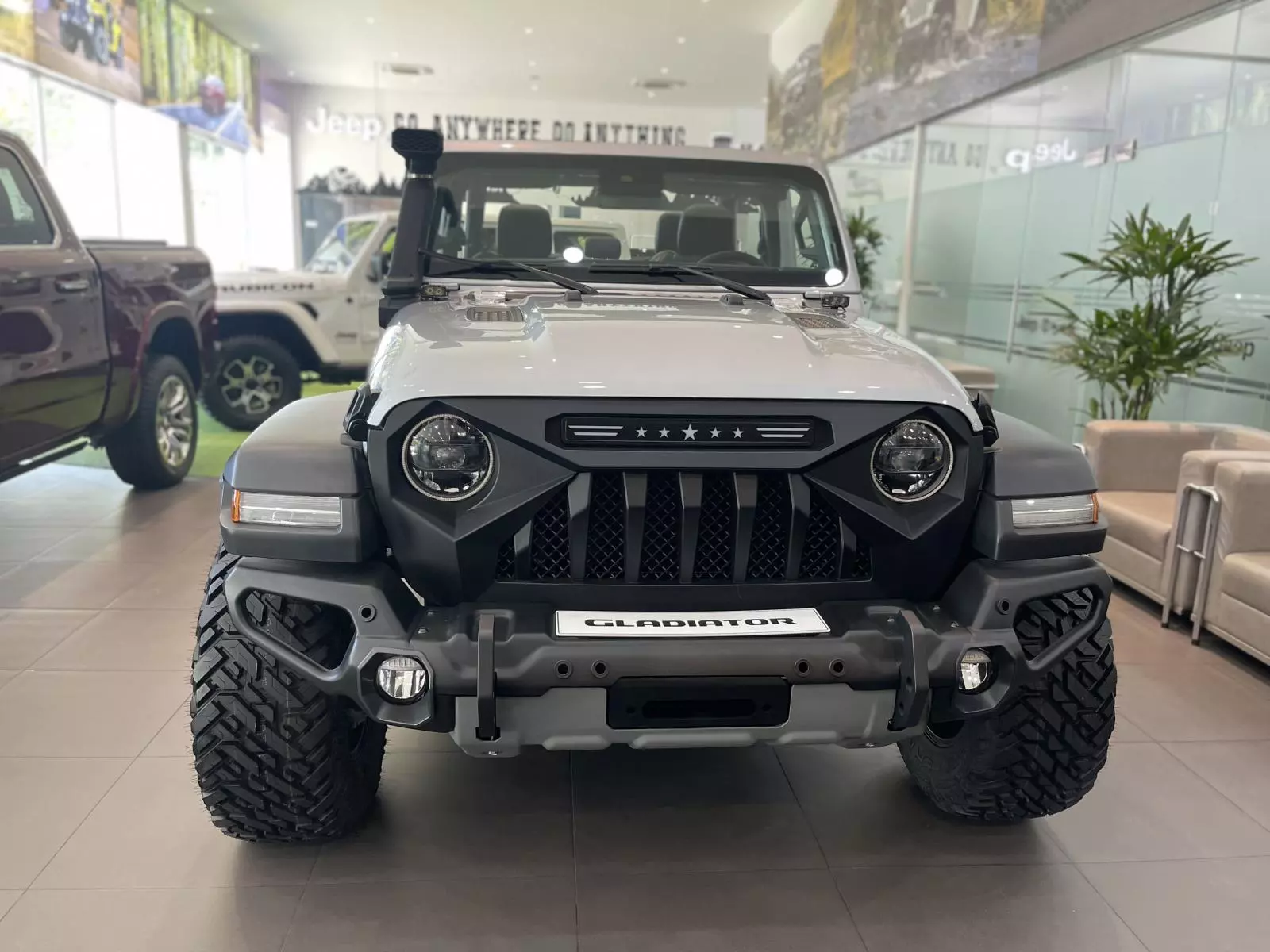 Đầu xe Jeep Gladiator .