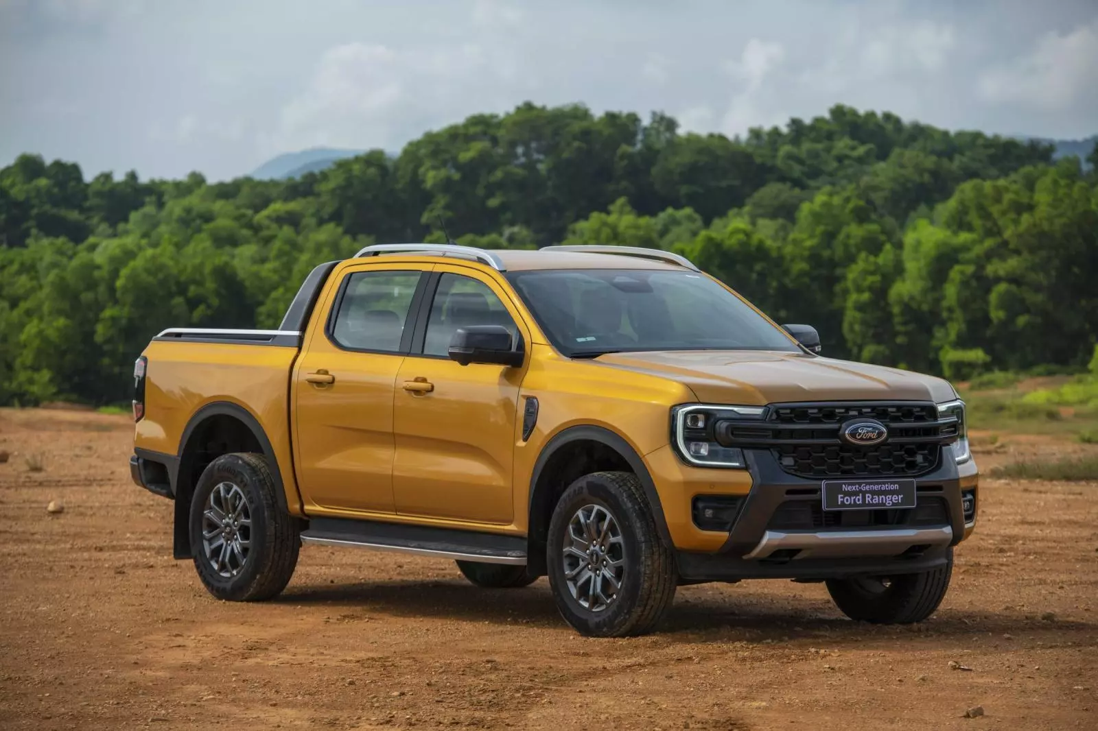 "Vua doanh số" tháng 2 là Ford Ranger chỉ đạt 880 xe bán ra 1