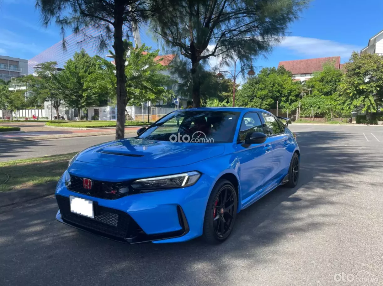 Honda Civic Type R 2023 "siêu lướt" tăng cả trăm triệu đồng.