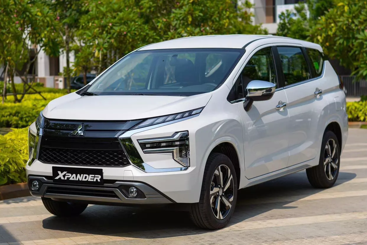 Xpander đã giành lại vị trí cao nhất của Top 10 xe bán chạy nhất thị trường với 1.582 xe bán ra 1