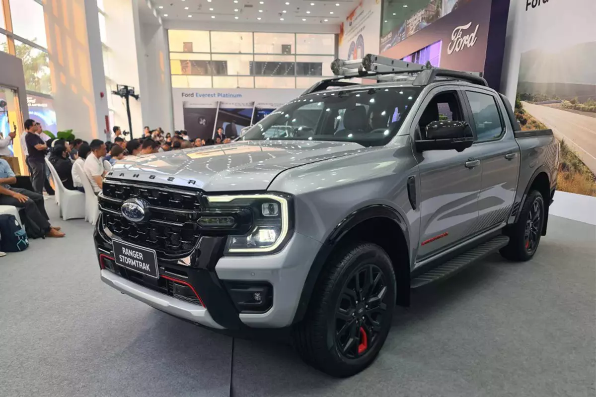 Ford Everest Platinum và Ranger Stormtrak chốt giá chính thức tại Việt Nam, giao xe tháng 5 tới 2 Ford Everest Platinum và Ranger Stormtrak chốt giá chính thức tại Việt Nam, giao xe tháng 5 tới a2