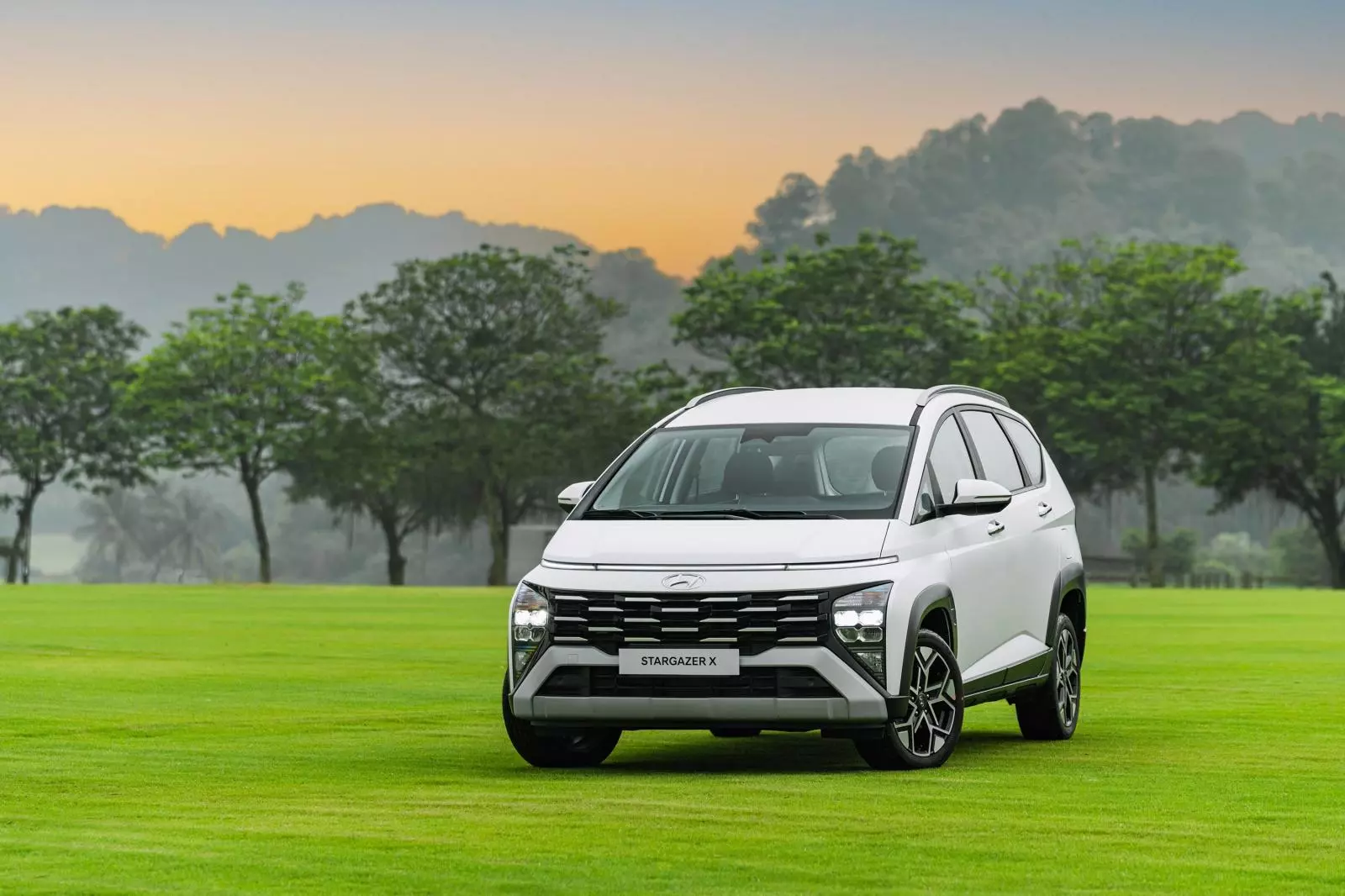 Hyundai Stargazer mang thiết kế tương lai, hiện đại và thu hút.
