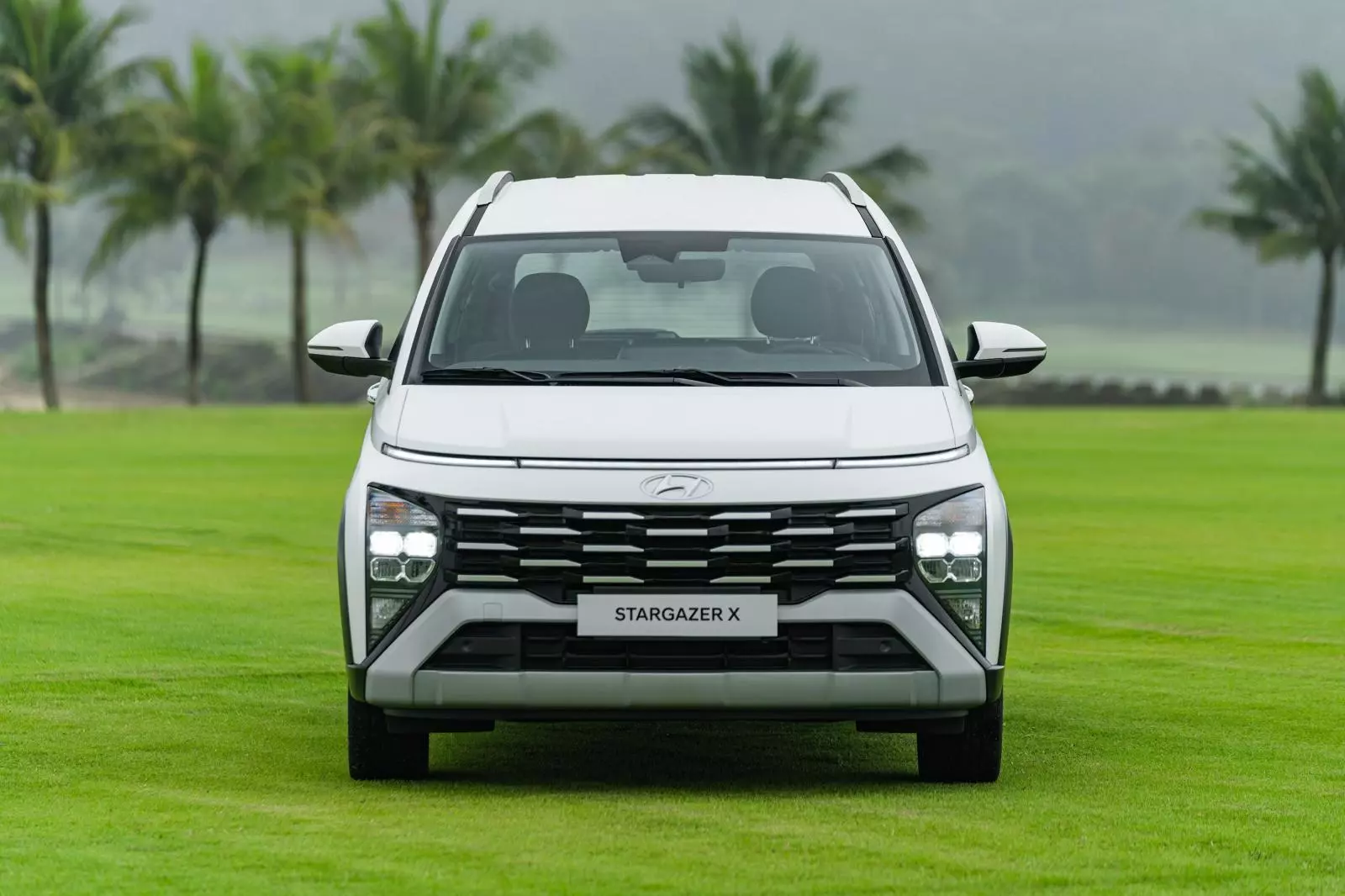 Ngoại hình Hyundai Stargazer.