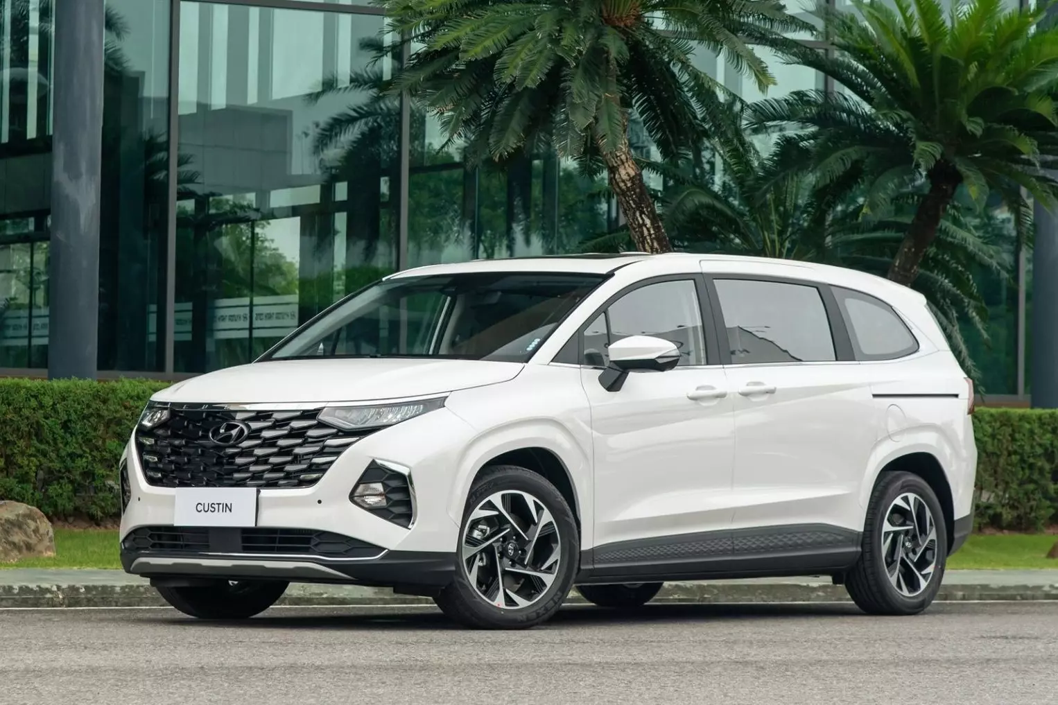 Hyundai Custin ưu đãi đến 80 triệu đồng 1