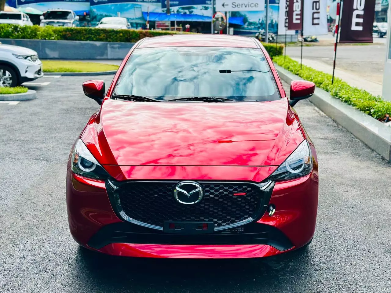 Đầu xe Mazda 2