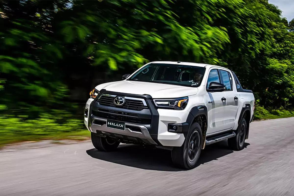 Toyota Hilux 2024 là bản nâng cấp với sự thay đổi rõ nét về diện mạo. Toyota Hilux 2024 là bản nâng cấp với sự thay đổi rõ nét về diện mạo. 1