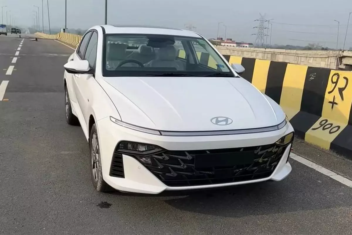 Hyundai Accent thế hệ mới sở hữu ngoại hình bề thế hơn đời trước. 1