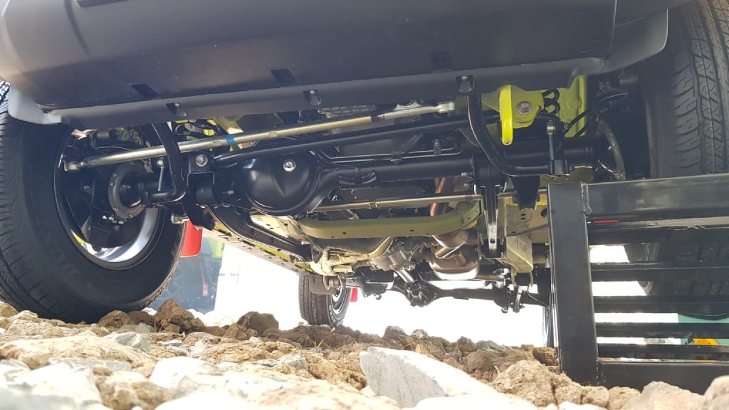 Khung gầm của Jimny dạng hình thang làm từ thép có độ cứng cao 1
