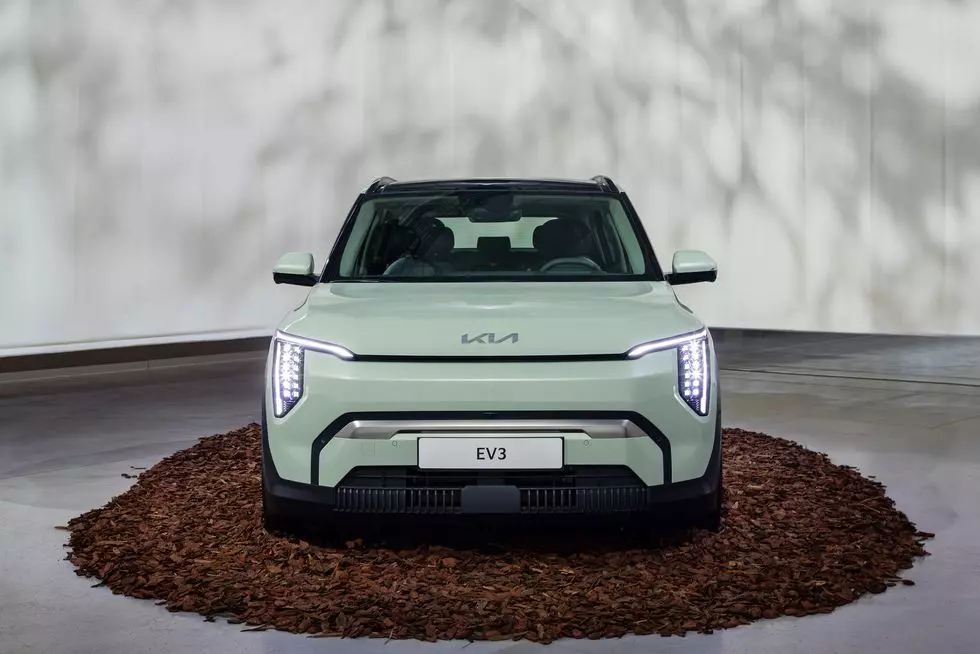 KIA EV3 được cho là mô hình thu nhỏ của "đàn anh" EV9.