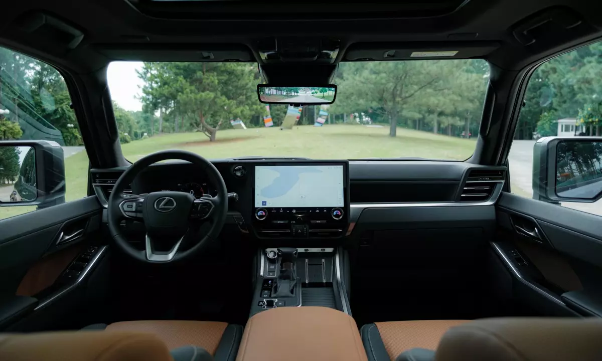Khoang cabin Lexus GX 550 thiết kế mới .