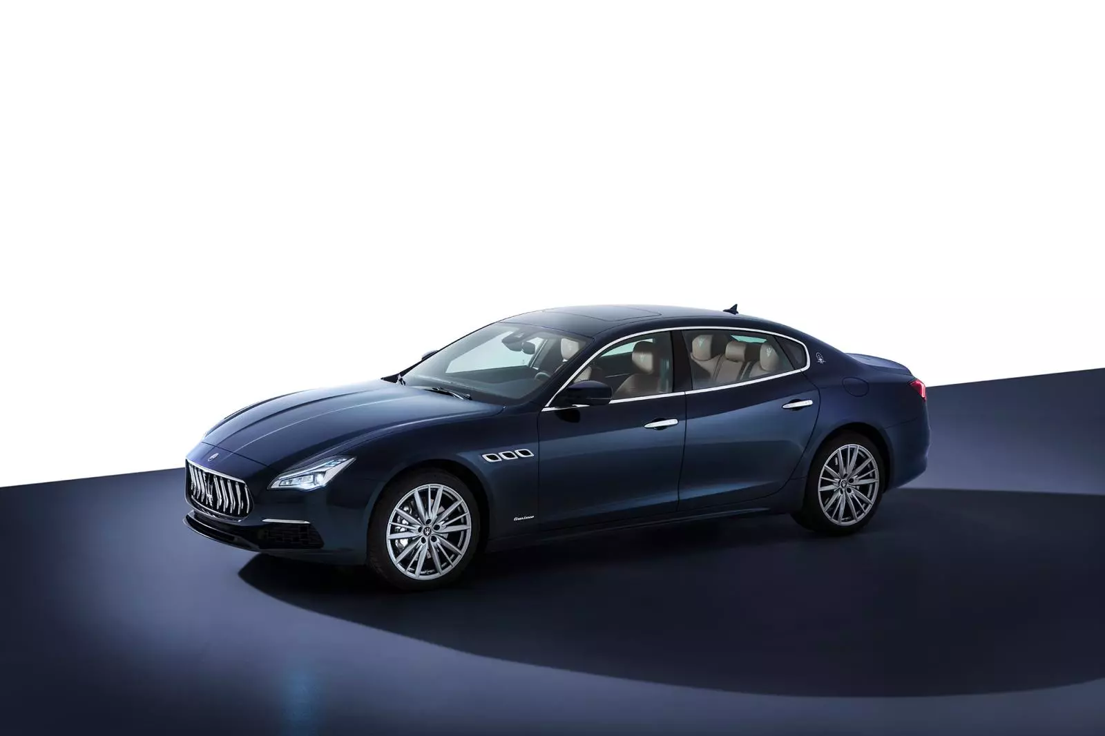 Giá xe Maserati Quattroporte tại Việt Nam.