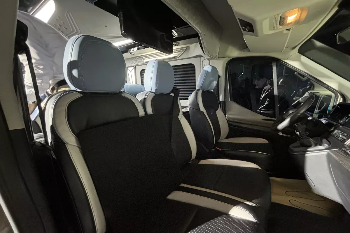 Transit Limousine Transit Limousine 1