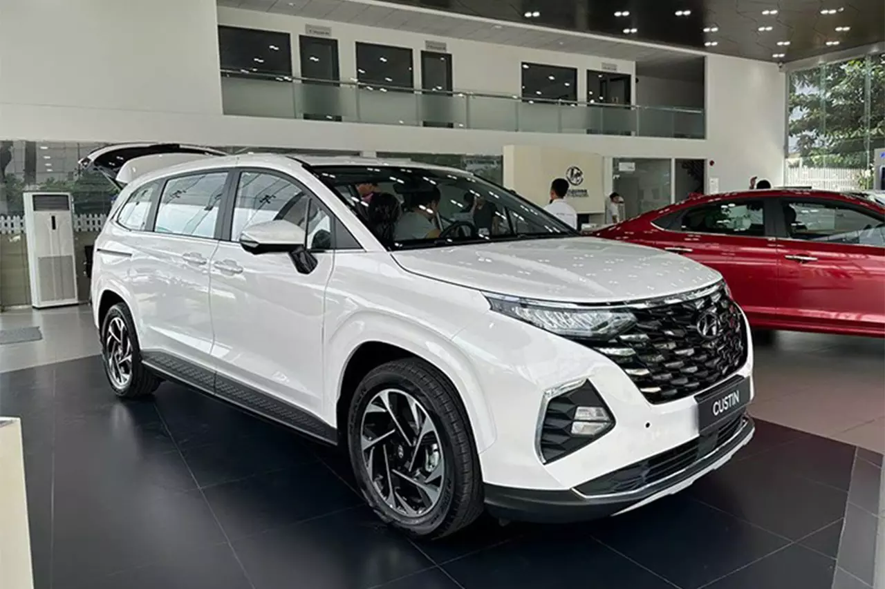 Xả hàng tồn, giá xe Hyundai Custin tại đại lý giảm 75 triệu đồng Xả hàng tồn, giá xe Hyundai Custin tại đại lý giảm 75 triệu đồng 1