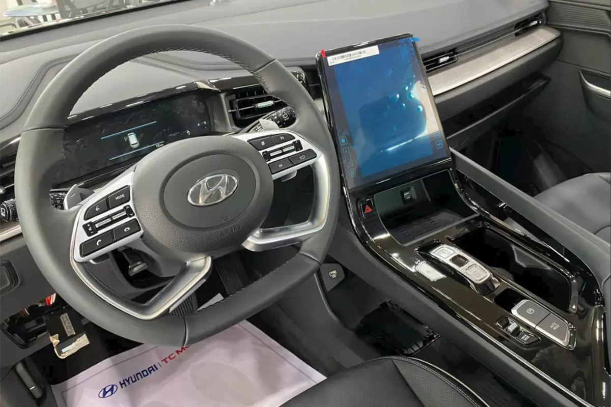 Cận cảnh khoang nội thất xe Hyundai Custin Thiết kế nội thất xe Hyundai Custin 1