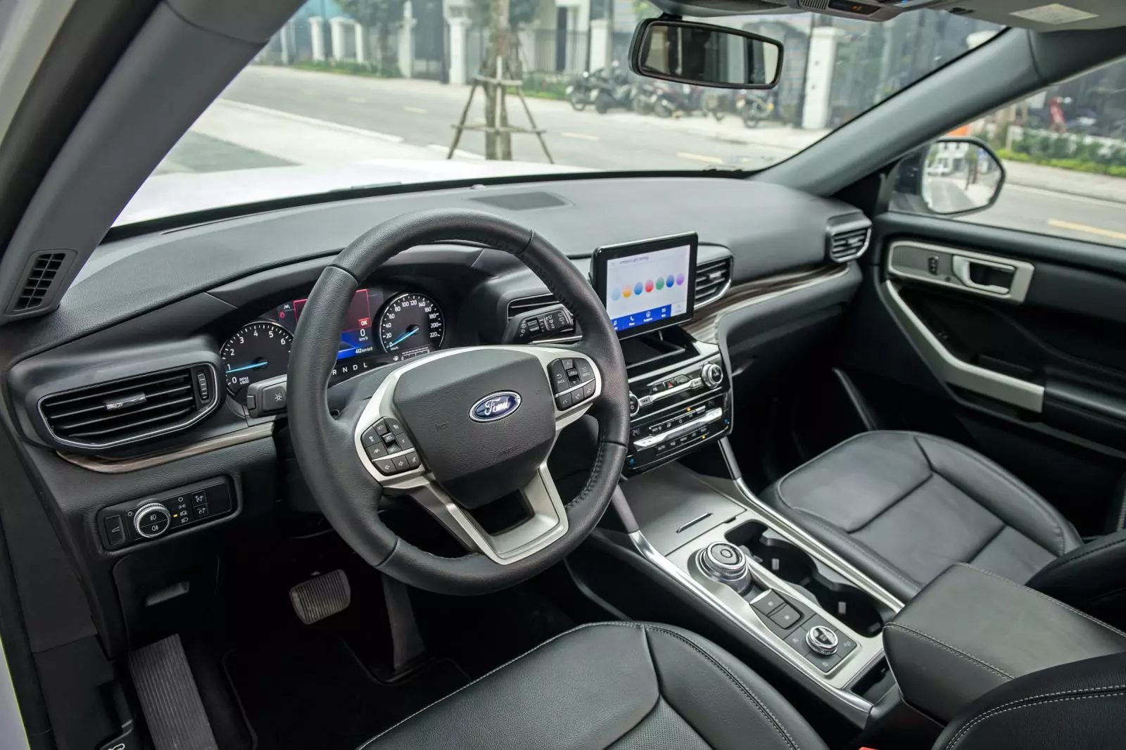 Thiết kế nội thất xe Ford Explorer 1