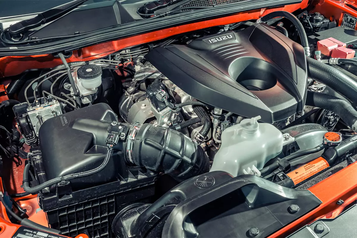 Isuzu D-Max sử dụng động cơ dầu dung tích 1.9L, cho công suất 150 mã lực và mô-men xoắn tối đa 350 Nm 1