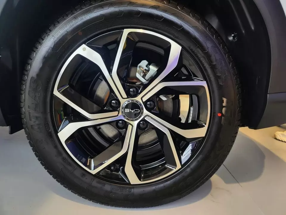 La-zăng xe BYD Atto 3.