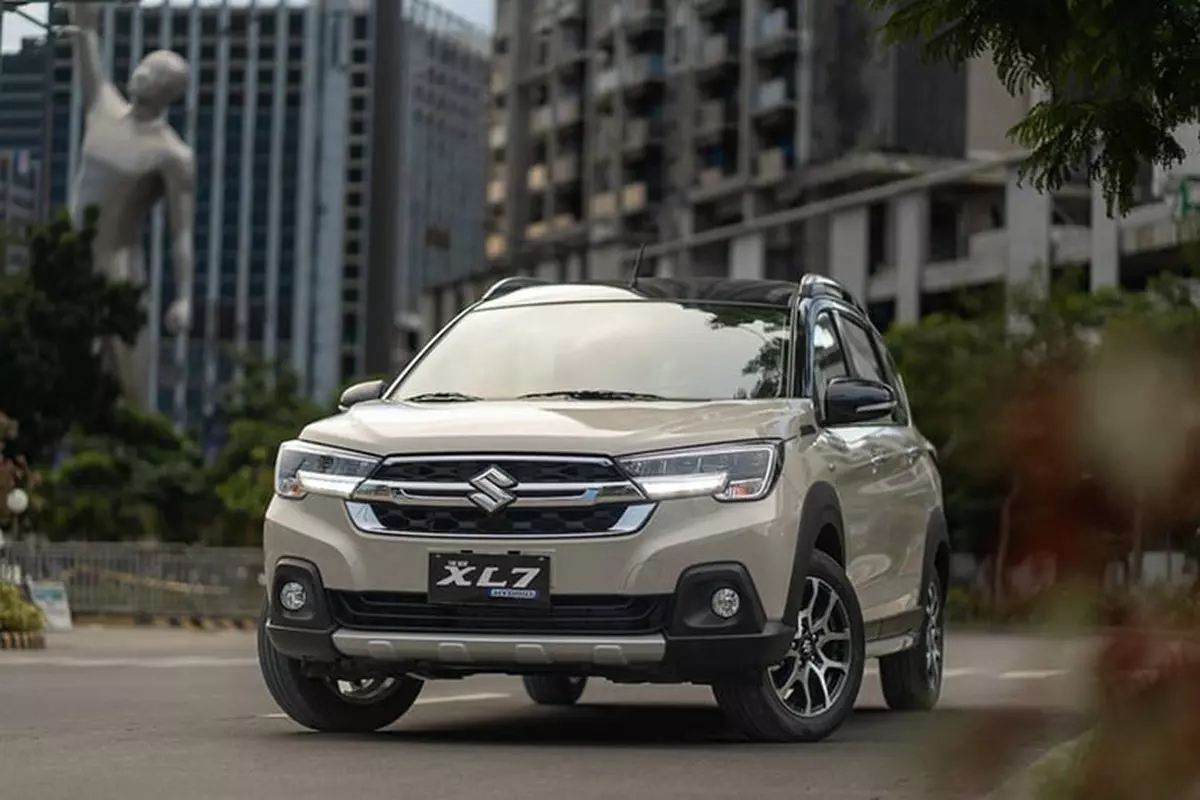 Suzuki XL7 Hybrid 1