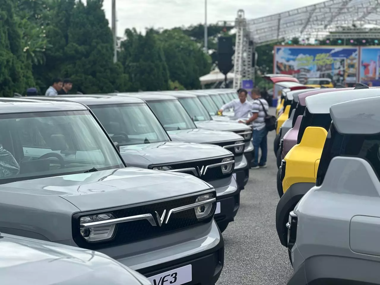 99 chiếc VinFast VF 3 đầu tiên1 99 chiếc VinFast VF 3 đầu tiên1.