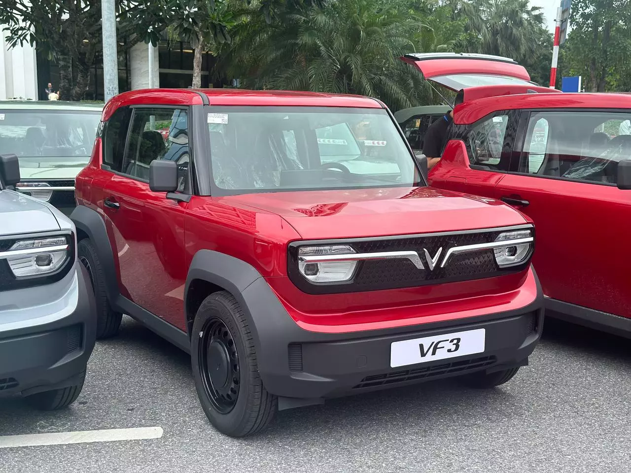 VinFast VF 3 cạnh tranh trực tiếp với Wuling Mini EV VinFast VF 3 cạnh tranh trực tiếp với Wuling Mini EV.