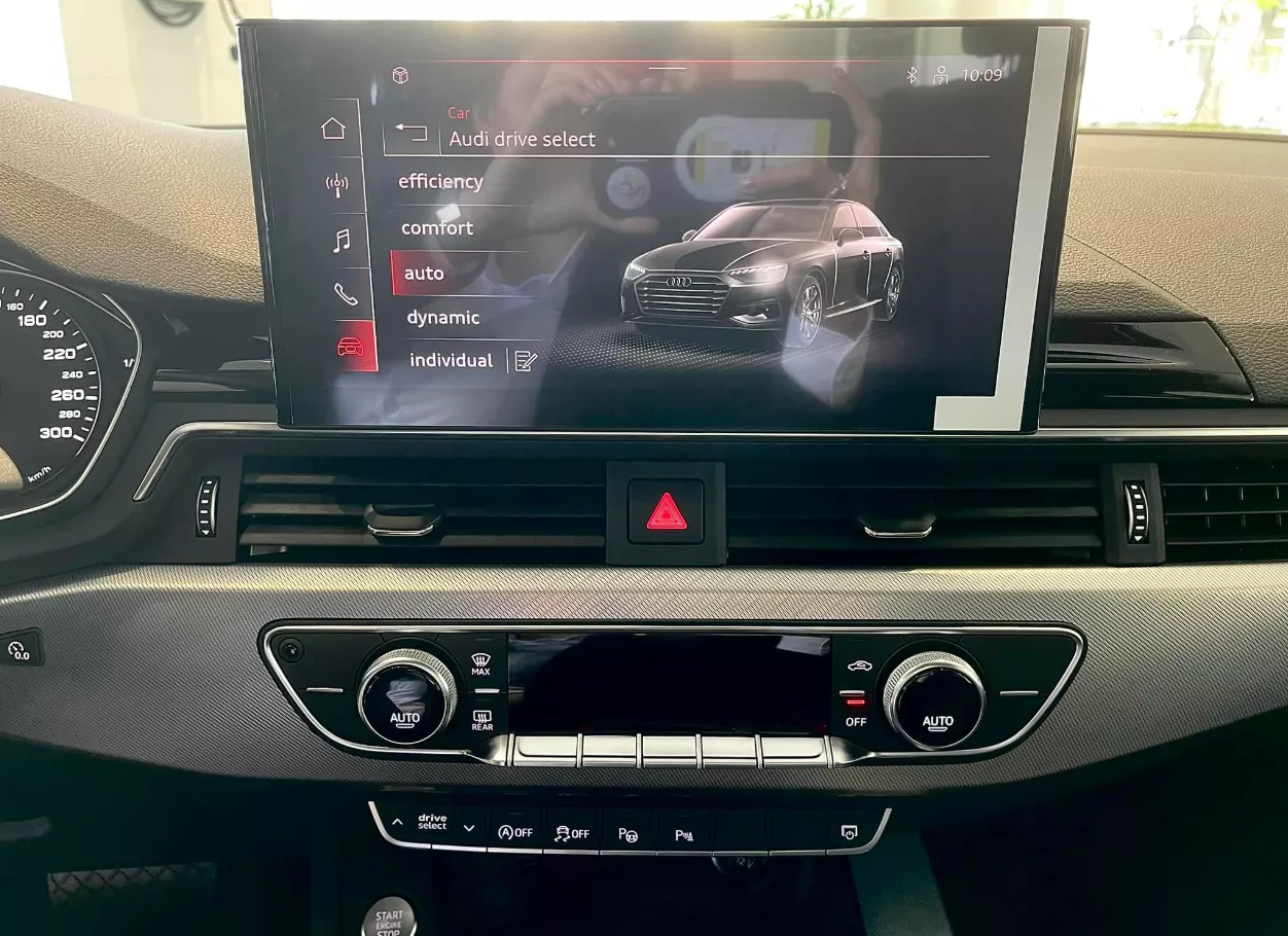 Trang bị xe Audi A4 .