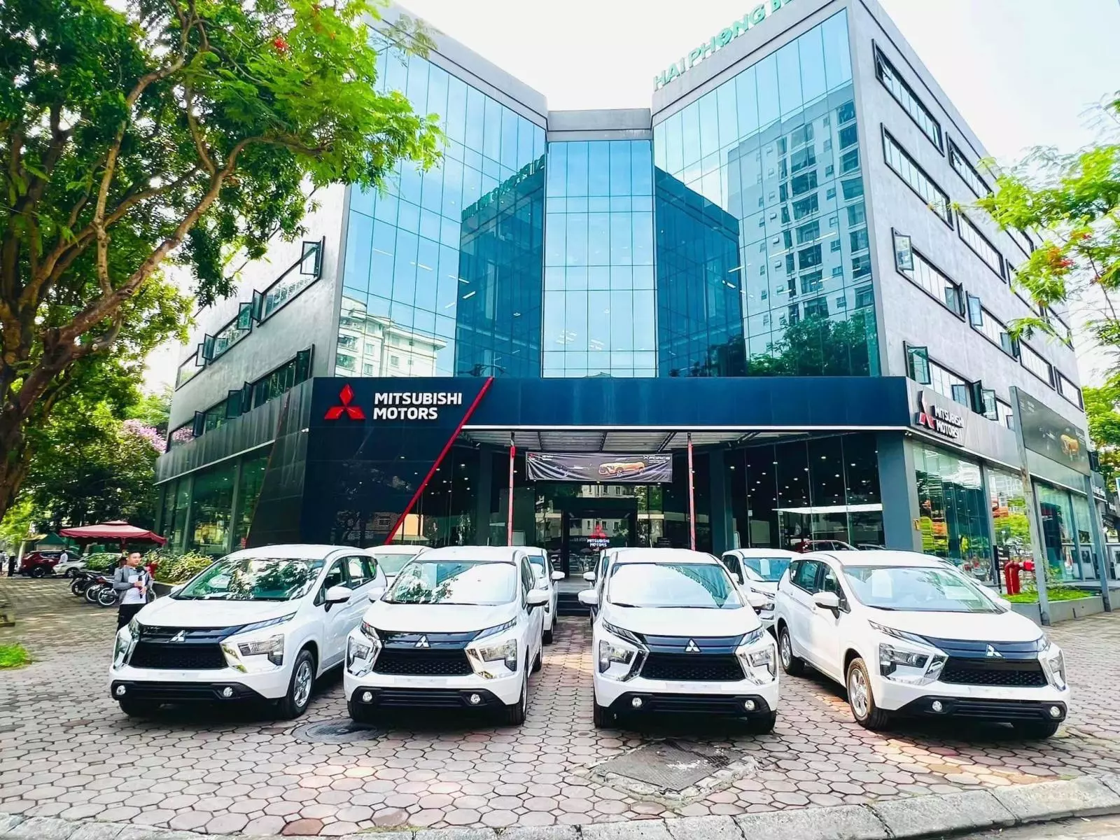 Mitsubishi Việt Hồng