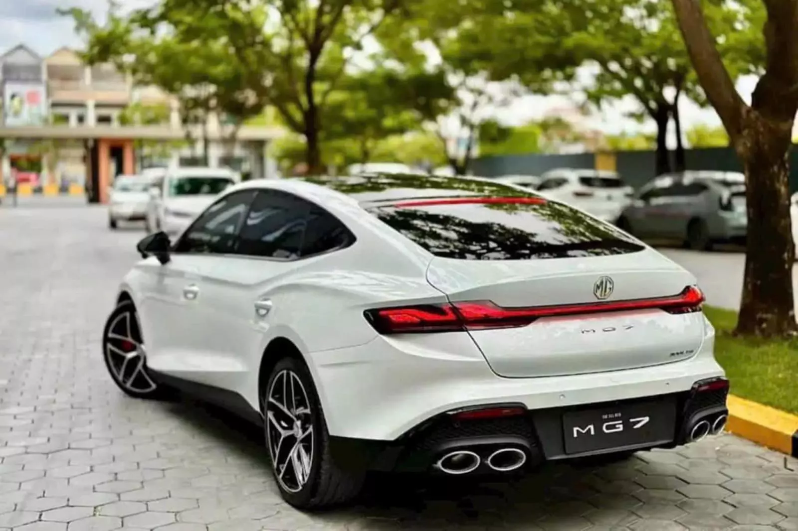 Khám phá ngoại thất MG7 a4