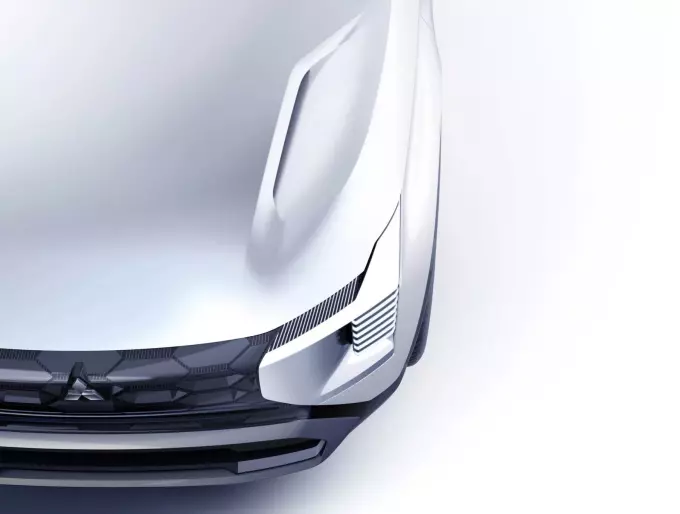 Mitsubishi chuẩn bị ra mắt mẫu SUV mới, được đồn đoán là phiên bản 7 chỗ của Xforce.