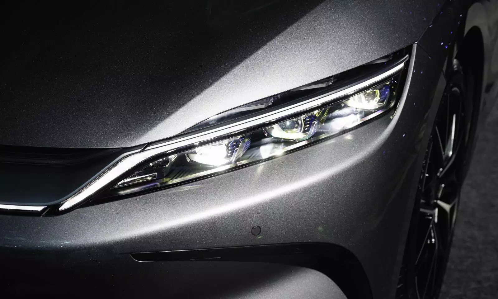  Đèn xe BYD Han .
